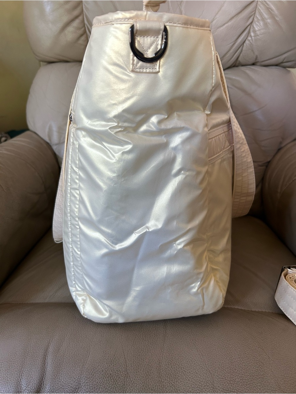 Lug Paddle Carry-All Tote Metallic Gold FINAL PRICE DROP - Picture 2 of 15